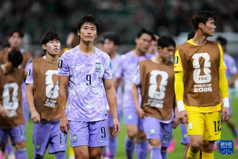 世界杯小组赛亚足联球队告急！日本韩国核心遭欧洲豪门挖角，转会窗口暗藏危机